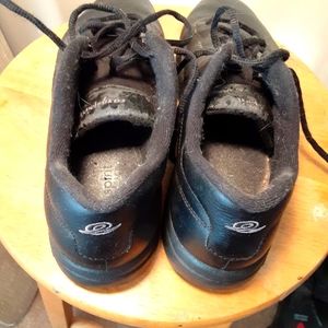 Easy Spirit Shoes size 8-1/2. Black some wear.